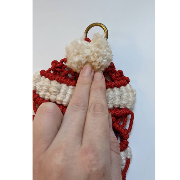 Vintage Macramé Santa Wall Hanging Decoration Pompom Jingle Bells Kitschy 70's - Picture 4 of 5